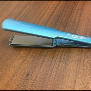 Babyliss Pro Titanium 1.5” Ultra Thin Iron